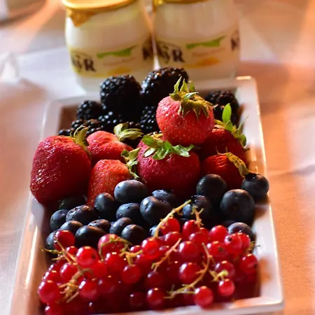 Tra Arte E Querce 3*