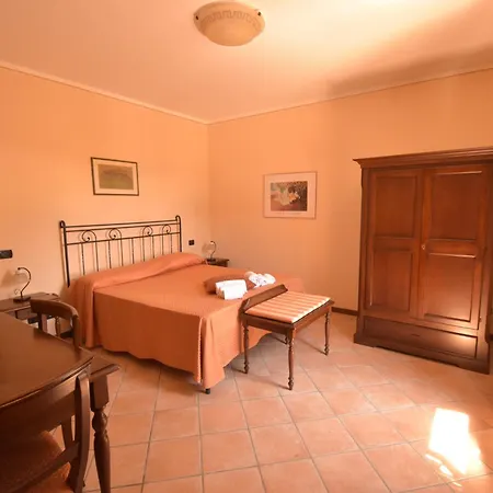 Tra Arte E Querce 3*