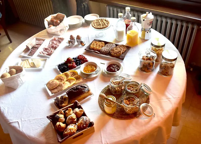 Tra Arte E Querce 3* Monchiero