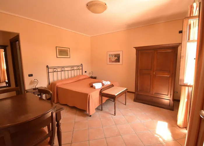 Tra Arte E Querce 3*