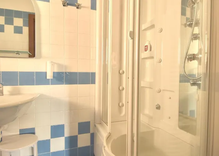 Konukevi Tra Arte E Querce 3*